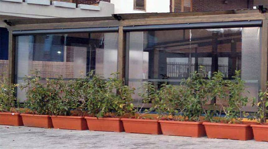 transparent vertical awnings for terraces