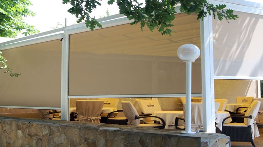 vertical roll-up awnings for outdoor use