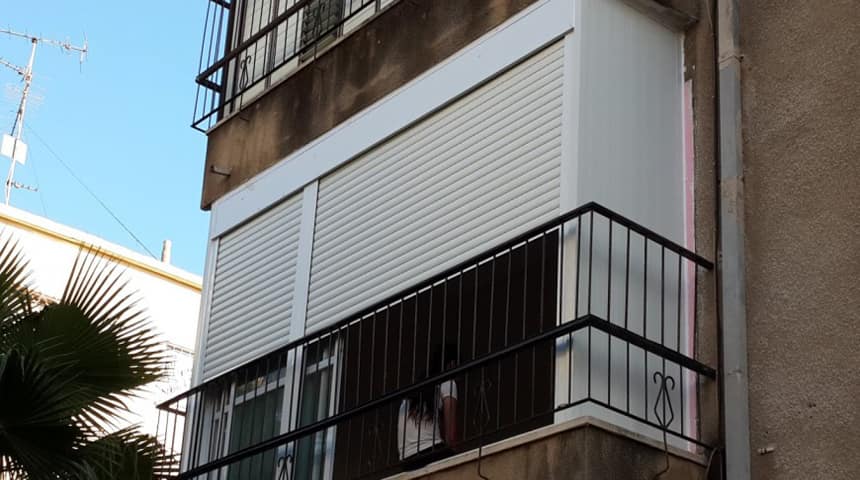 vertical awnings for balconies